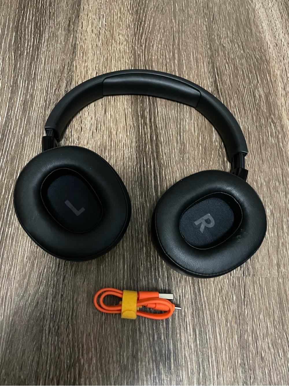 JBL Black Headphones with Charger